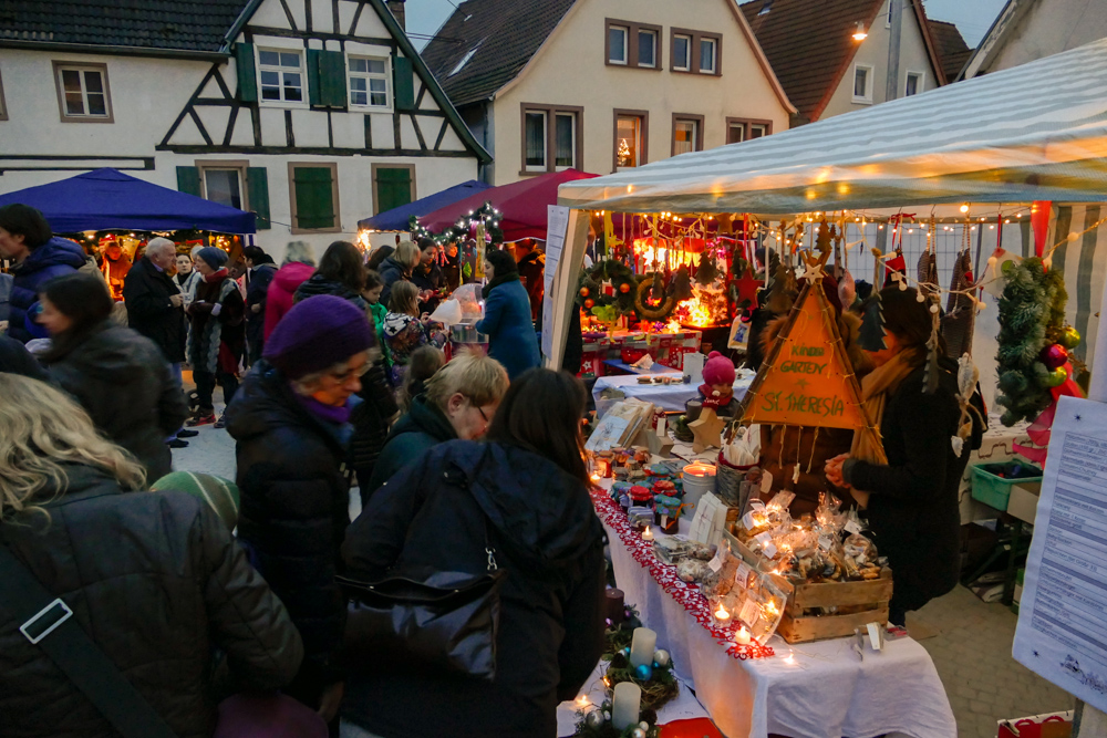 Blick auf den Weihnachtsmarkt
